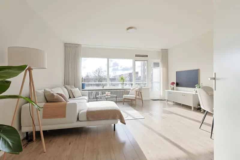 2 Kamer Appartement Leiderdorp  Gerenoveerd  Balkon Uitzicht Groen