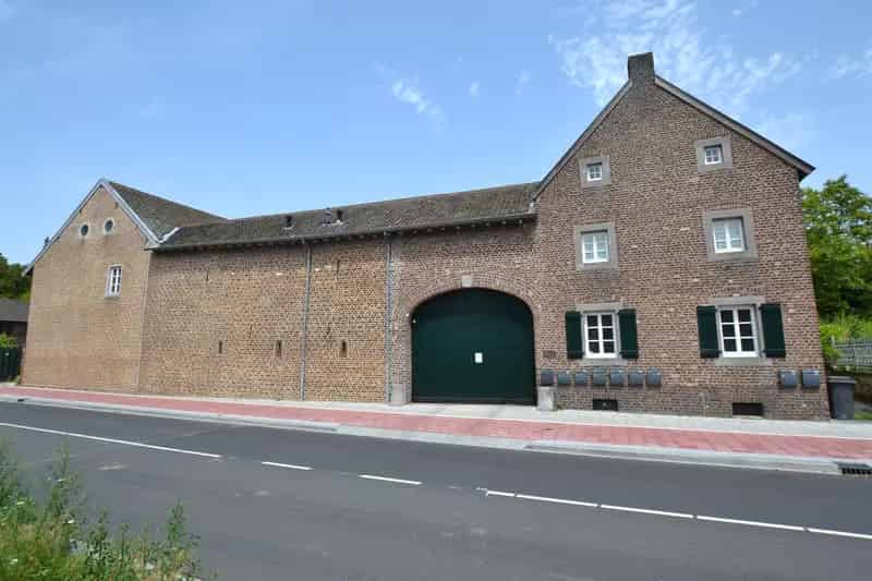 Gerenoveerde eengezinswoning 4 slaapkamers Eygelshoven