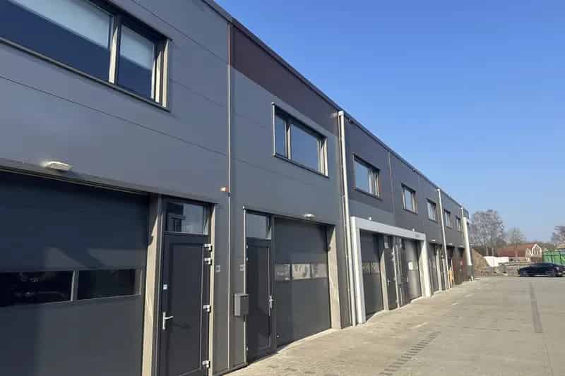 Bedrijfshal te huur Meppel Blankenstein 60m2 begane grond 60m2 verdieping