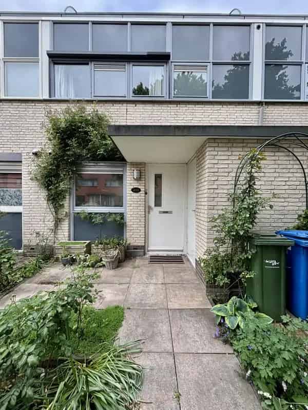 Ruime gezinswoning Rotterdam A Noordewier Reddingiuslaan