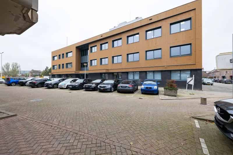 Kantoorruimte Spijkenisse 353m² te huur