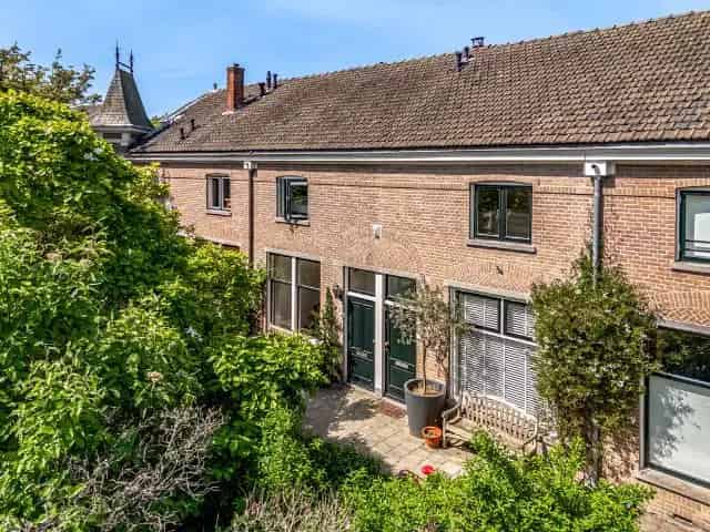 Een gezinswoning te koop in de Tuinstadwijk Leiden