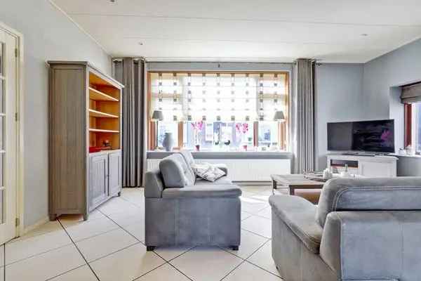 Ruime woning Kapelle 4 slaapkamers garage tuin