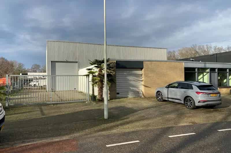 Bedrijfshal te huur Duiven 350m² Opslag Werkplaats Kantoor