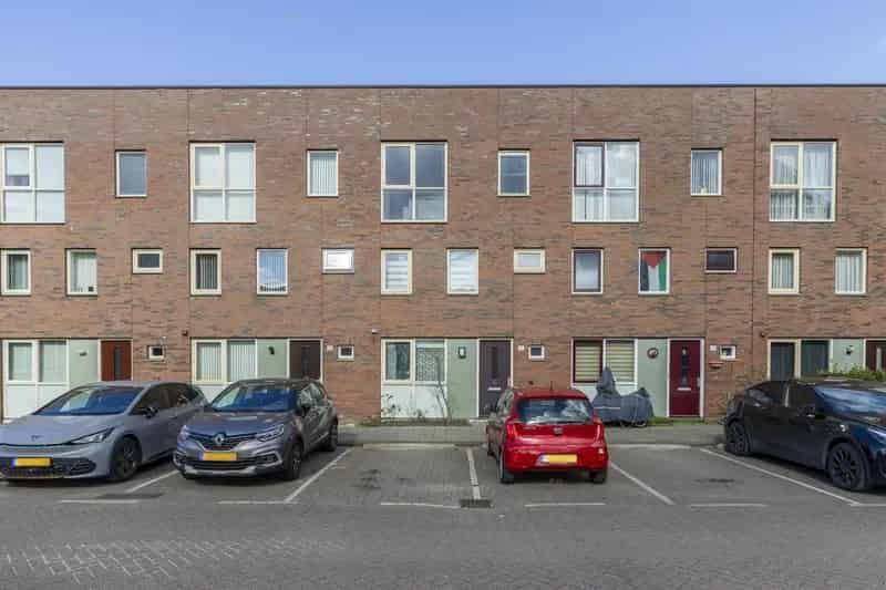 Ruime gezinswoning Tarwewijk 4 slaapkamers 2 badkamers