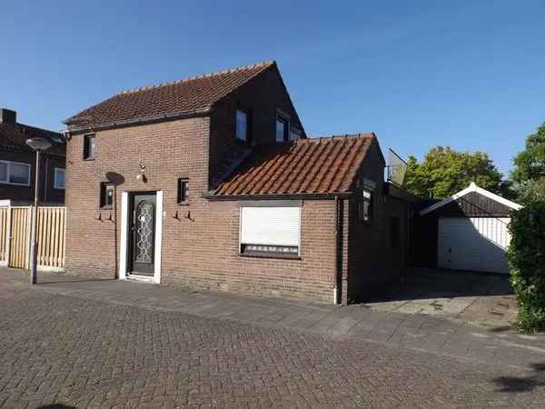Vrijstaande woning Scharendijke:  Kluswoning met potentie
