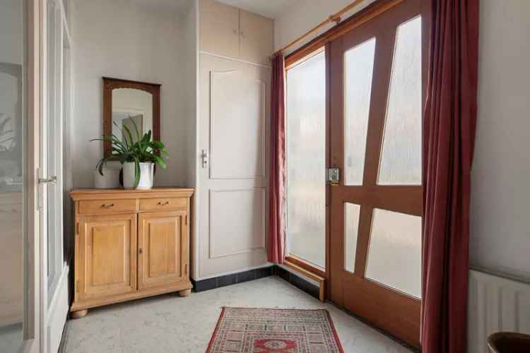 Vrijstaande woning met garage en schuur nabij Belgische grens