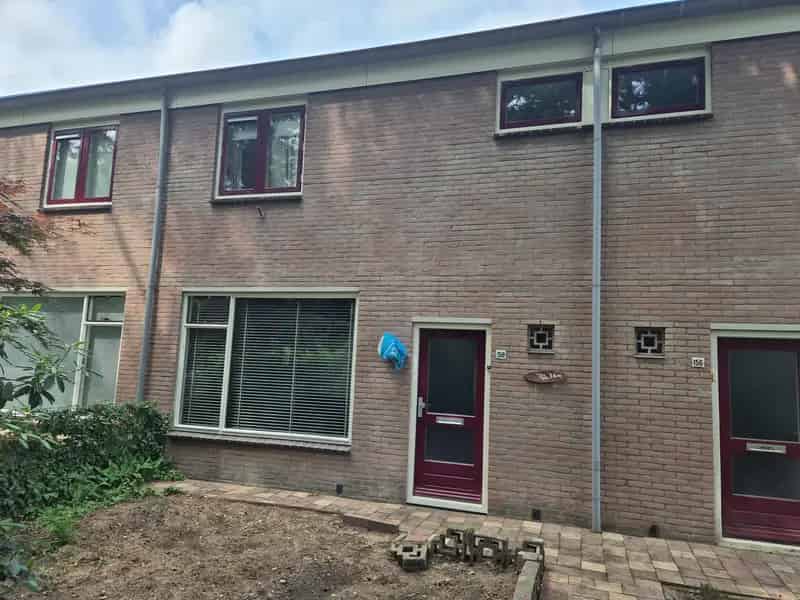 Domeinlaan 158: Rustig gelegen woning nabij station en centrum