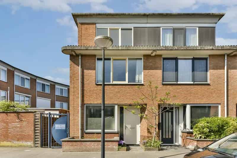 Huis te koop Amsterdam Zuidoost 3 slaapkamers tuin Nelson Mandelapark