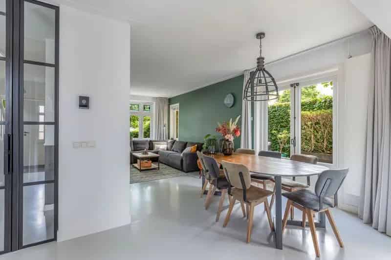 Jaren 30 Hoekwoning Huizen gemoderniseerd