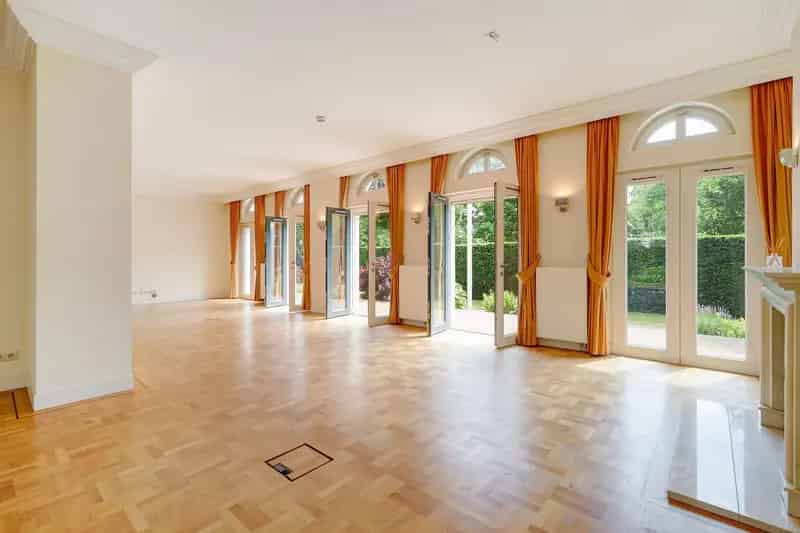 Vrijstaande Villa Den Haag Van Stolkpark 8 slaapkamers