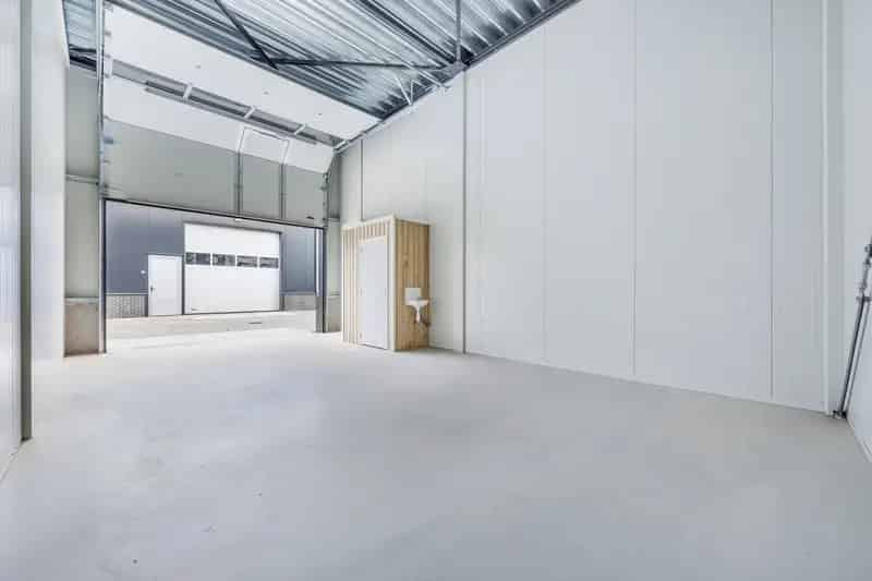Garagebox te koop Lelystad - Luxe en Veilig - 42m²