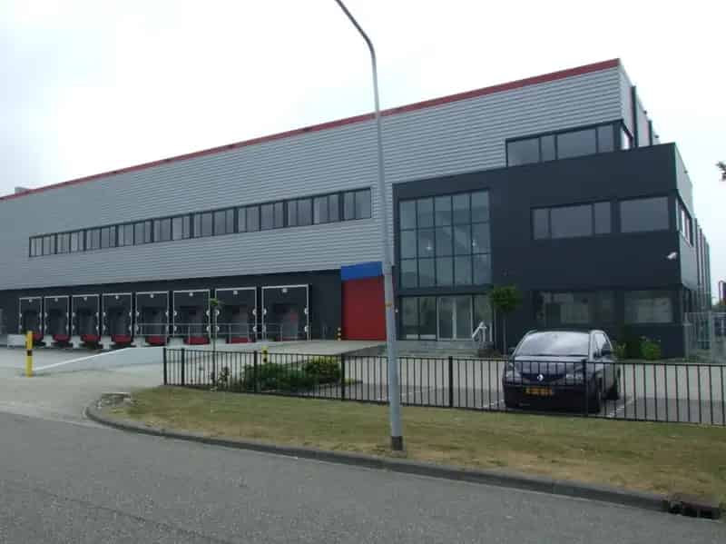 Bedrijfshal te huur Almere 4000m2 Dockshelters 3x1000A