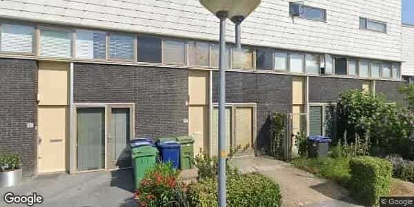Drive-in woning Almere: Garage, Tuinkamer, 3 slaapkamers