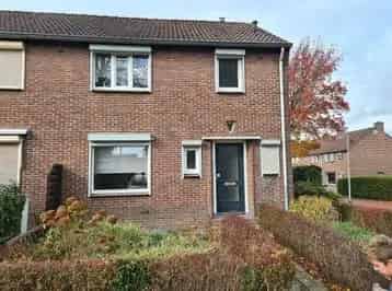 Te Huur Hoekwoning Meezenbroek 3 slaapkamers Tuin