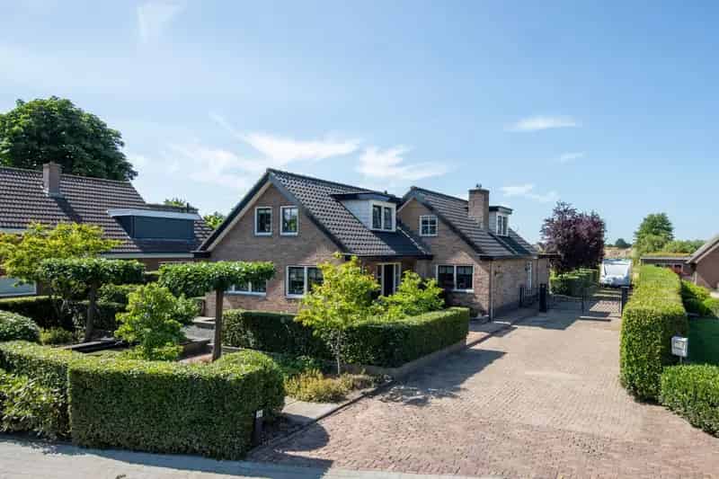 Vrijstaande woning Nijkerkerveen 183m2 3 slaapkamers grote tuin
