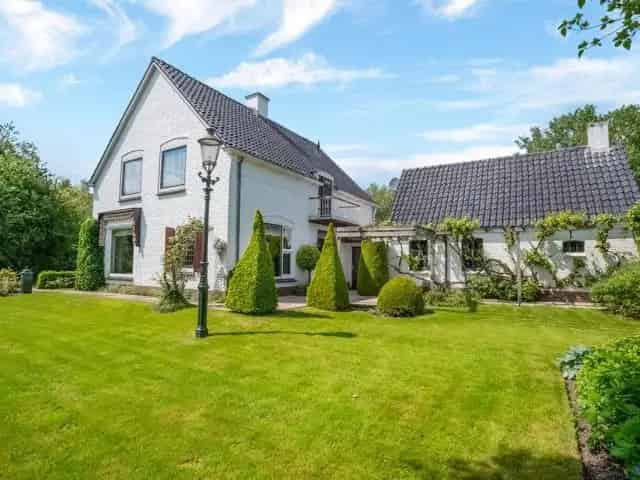 Vrijstaande woning Doornenburg: karakteristiek, ruim en rustig