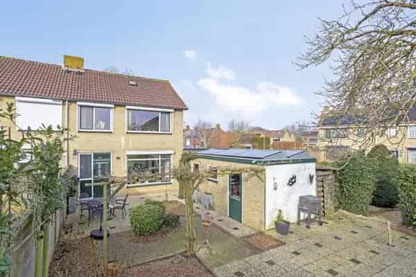 Ruime 2-onder-1-kapwoning te Kapelle