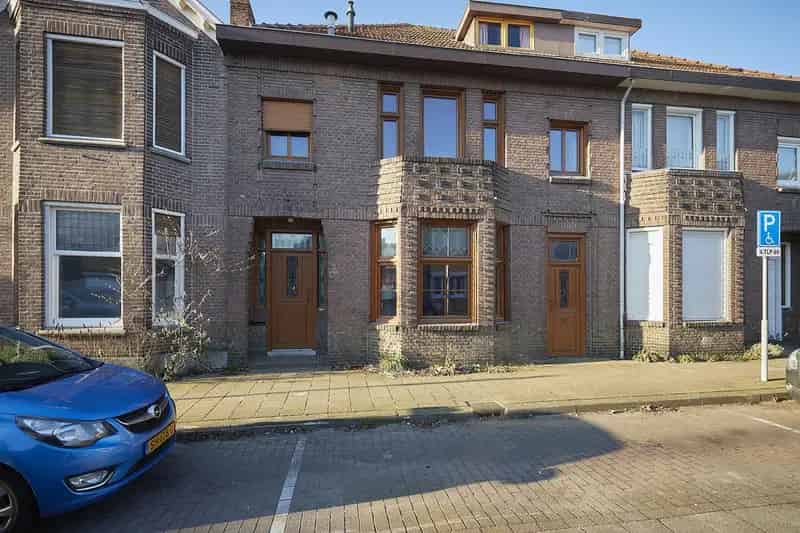 Jaren 30 Tussenwoning Terneuzen Modernisering Nodig