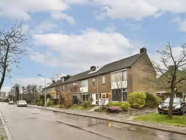 Ruime Hoekwoning Nieuw Vennep Vijf Slaapkamers Grote Tuin
