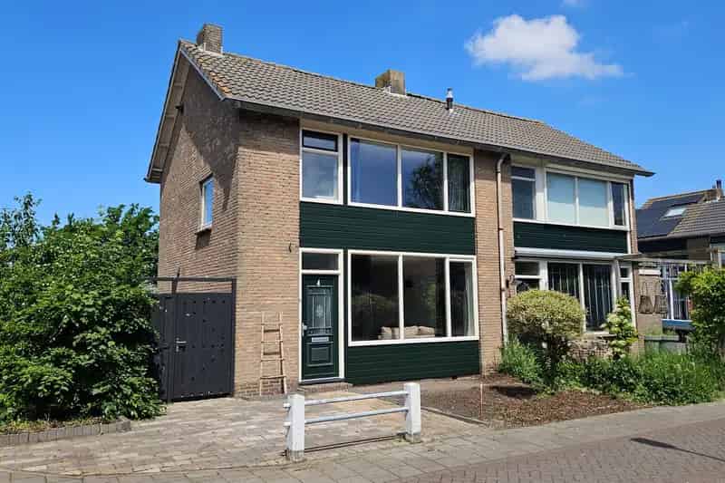 Huis te koop Westzaan 4 slaapkamers grote tuin