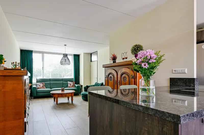 Gezinswoning 4 slaapkamers Nieuwe Keuken Ruime Tuin Kindvriendelijk