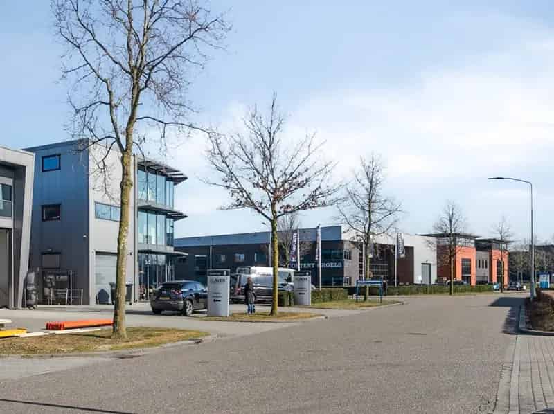 Showroom Winkel Ermelo 897m2 3 bouwlagen A28