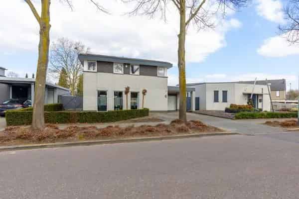 Luxe Villa Sittard 5 Slaapkamers Grote Tuin