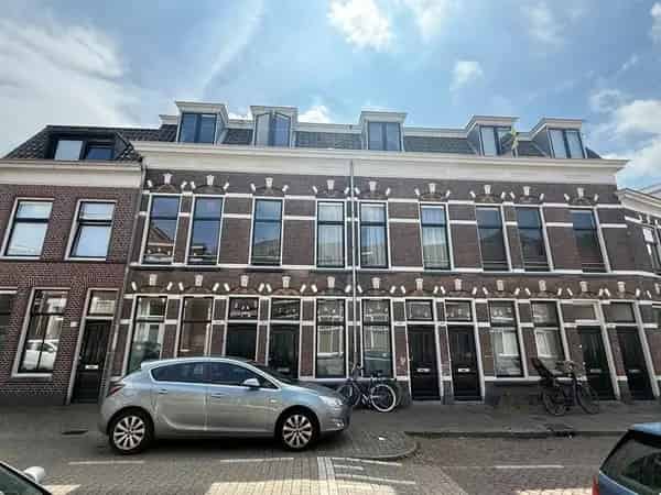 Appartement Abstederdijk Utrecht: Sfeervolle Benedenwoning met Tuin