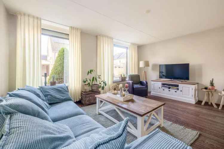 Ruime 2-onder-1-kapwoning Tegelen 3 slaapkamers garage