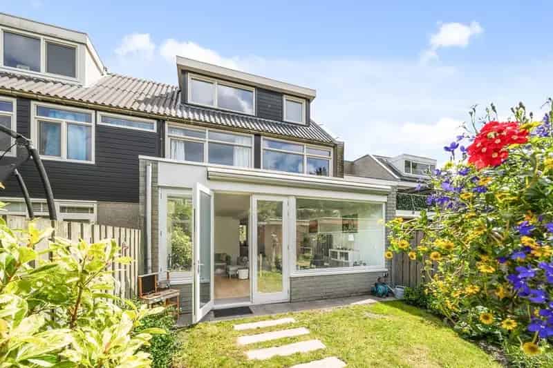 Ruime Familiewoning Voorburg 4 slaapkamers 2 badkamers