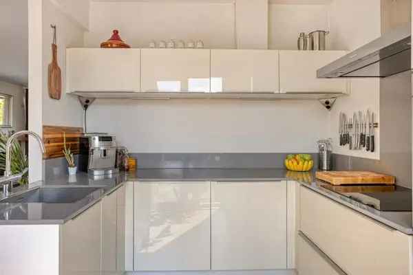 Hoekwoning Vlaardingen Ambacht 5 kamers garage tuin balkon dakterras