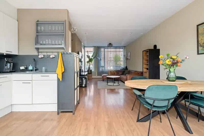 Moderne Tussenwoning Oudenbosch  Dakterras Garage