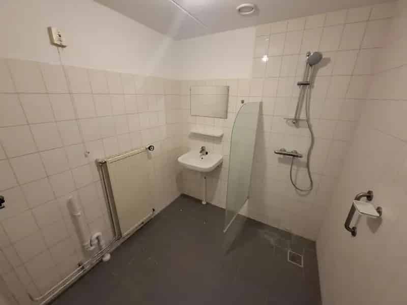 2 Kamer Appartement Rotterdam Kreekhuizen Nabij Winkels En OV