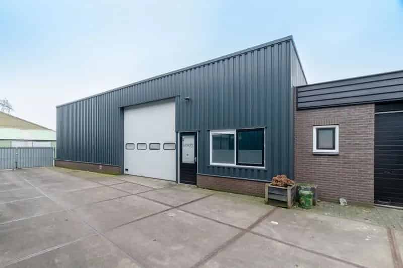 Bedrijfshal te Huur Delden 188m2 Entresol Schneidersbos