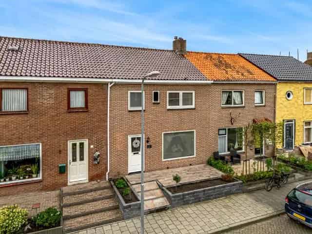Tussenwoning Urk: Ruim, afgewerkt en instapklaar