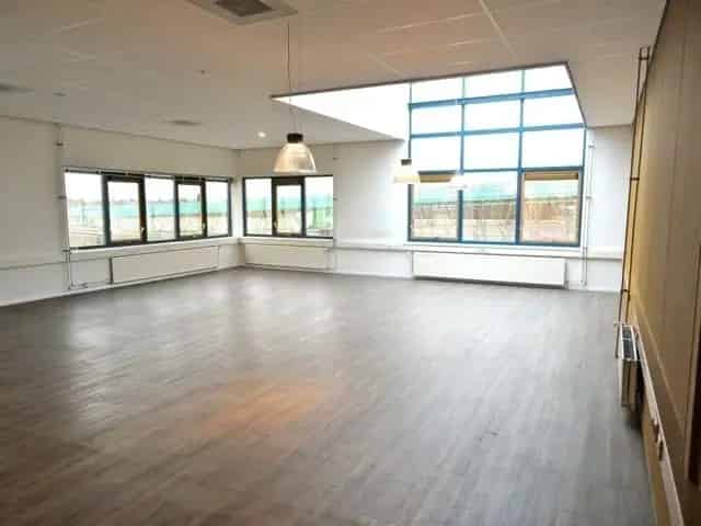 Uw Eigen Kantoor met Receptie A1 Locatie
