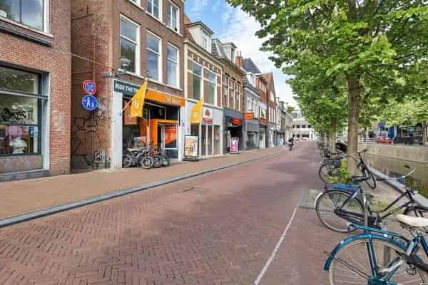 Monumentale Bovenwoning Leeuwarden Grachtenzicht