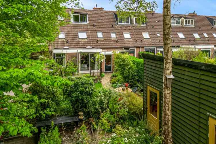 Halfvrijstaande woning te koop Zwaag 4 slaapkamers grote tuin