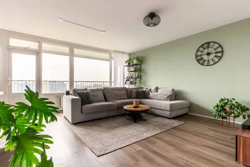 3 Kamer Appartement 13e Verdieping Ruim Balkon Uitzicht