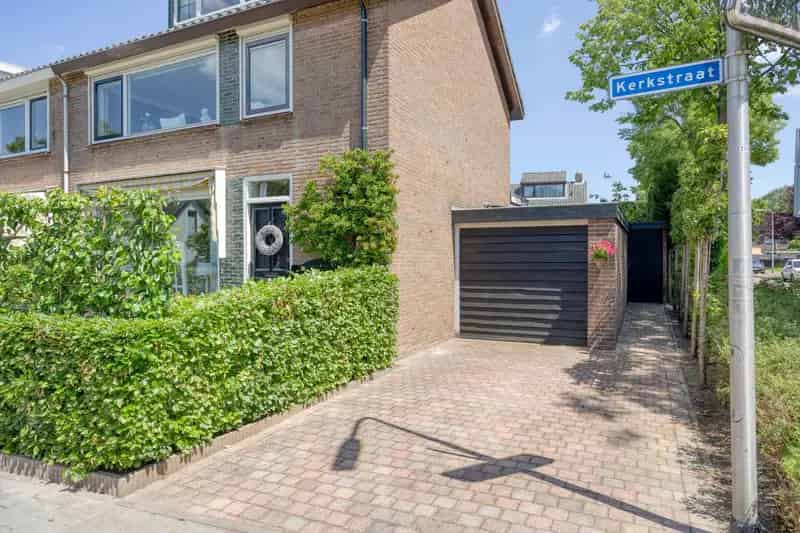 Huis te koop Kerkstraat Poortugaal: Ruime hoekwoning met 4 slaapkamers