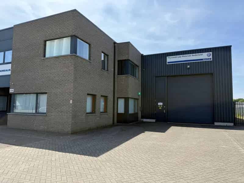 Bedrijfshal te huur Elsloo 365m² Kantoor 60m² A2 E25