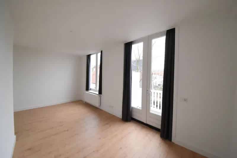 3 Kamer Appartement Den Haag  Gerenoveerd 85m2 Balkon