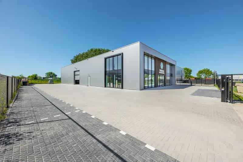 Bedrijfshal Lelystad 1200m² te koop - Duurzaam en modern
