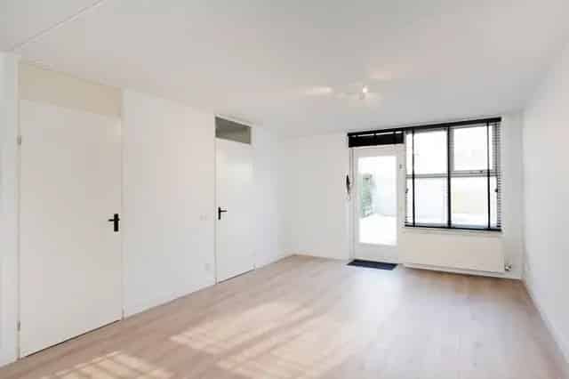 Te Huur Almere Tussenwoning 5 Kamers 101m2