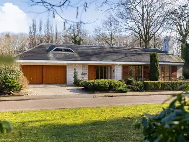 Luxe Villa met Zwembad te Koop in Veenendaal