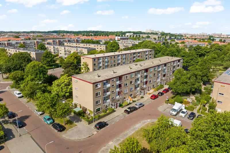 Ruim 4-kamerappartement Boerenburg 83m2 Twee Balkons