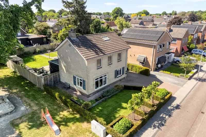 Vrijstaande woning Westerhaar - Ruime uitbouw, 3 slaapkamers, diepe tuin
