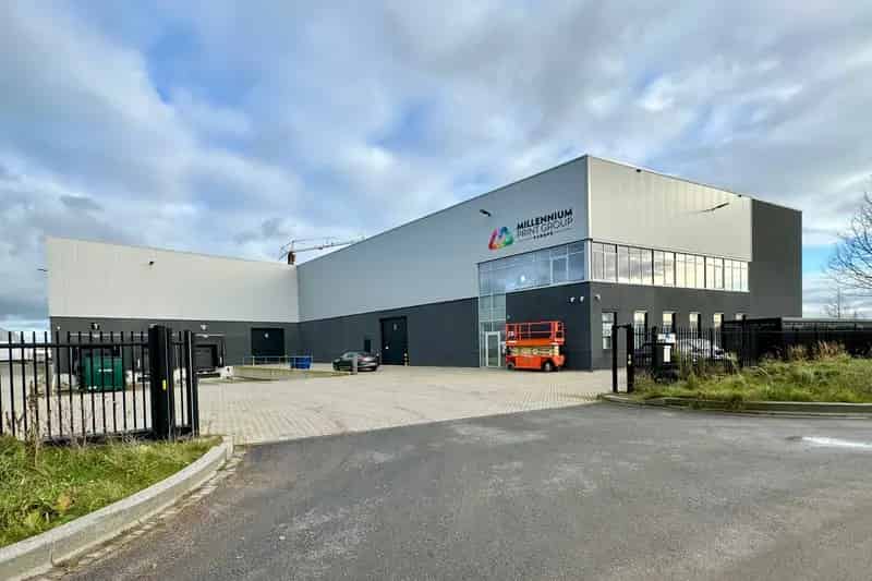 Bedrijfshal Alblasserdam 4413m² Kantoorruimte Logistiek A15