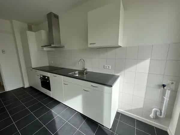 3 Kamer Appartement Rotterdam Lombardijen te Huur